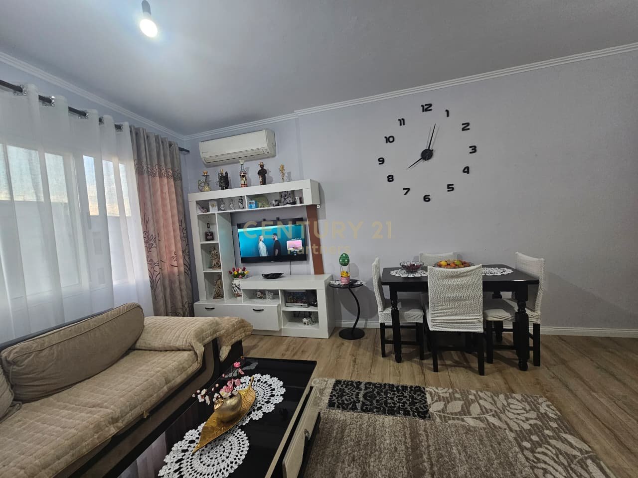 SHITET APARTAMENT 1+1 NË ASTIR