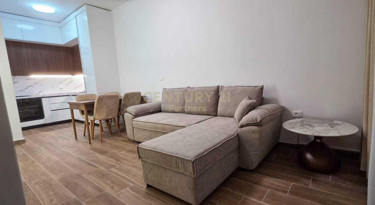 🏡 JAPIM ME QIRA APARTAMENT 1+1 &amp; POST PARKIMI TEK ALTURA TRADE CENTER
BULEVARDI I RI