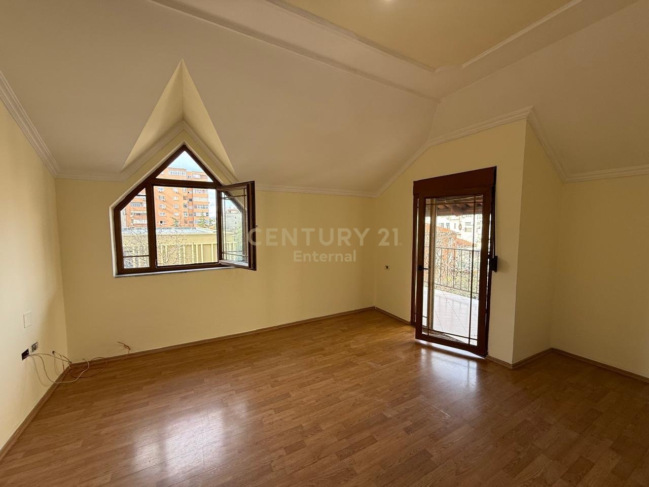 Duplex for rent in former Bllok