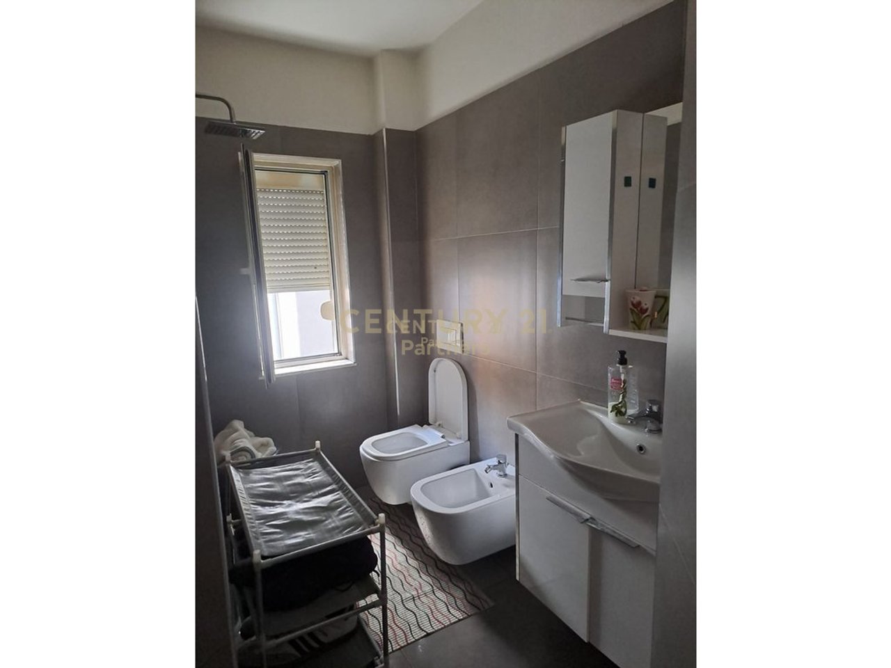 Apartament me qira 2+1+2 tek Vasil Shanto