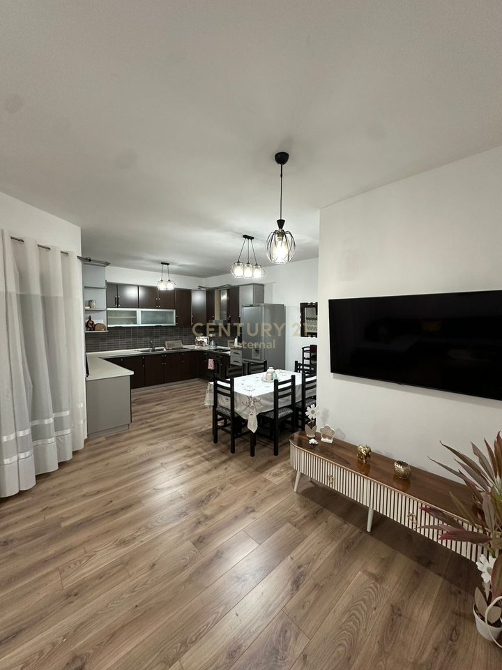 Kodra E Diellit - Rent 2+1 Modern Near the Municipality Overpass