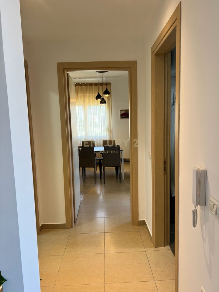 APARTAMENT MODERN PER SHITJE ,PRANE LUNGOMARES.(1660 euro /m2)