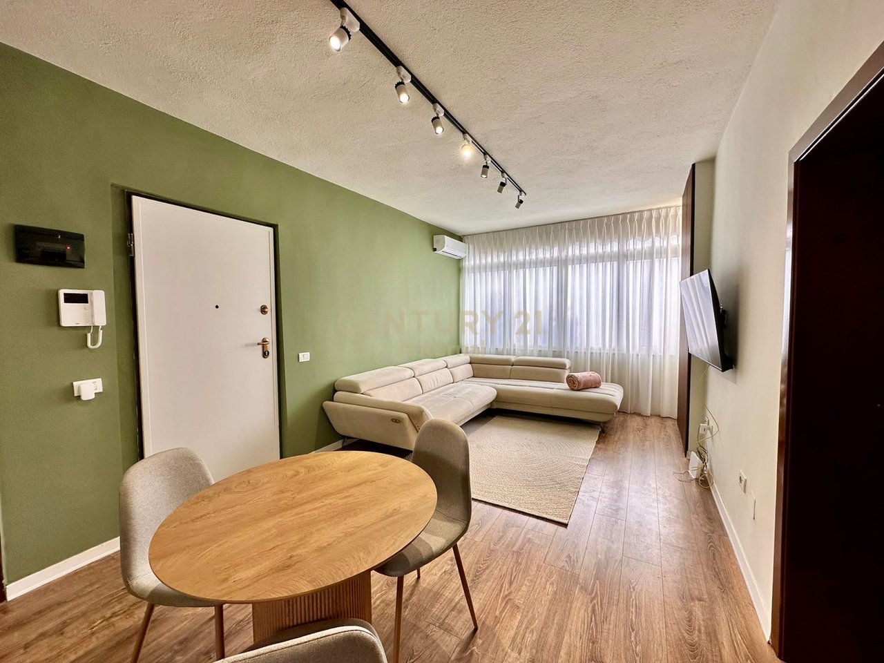 Apartament 2+1 në Shitje te Rruga e Durrësit