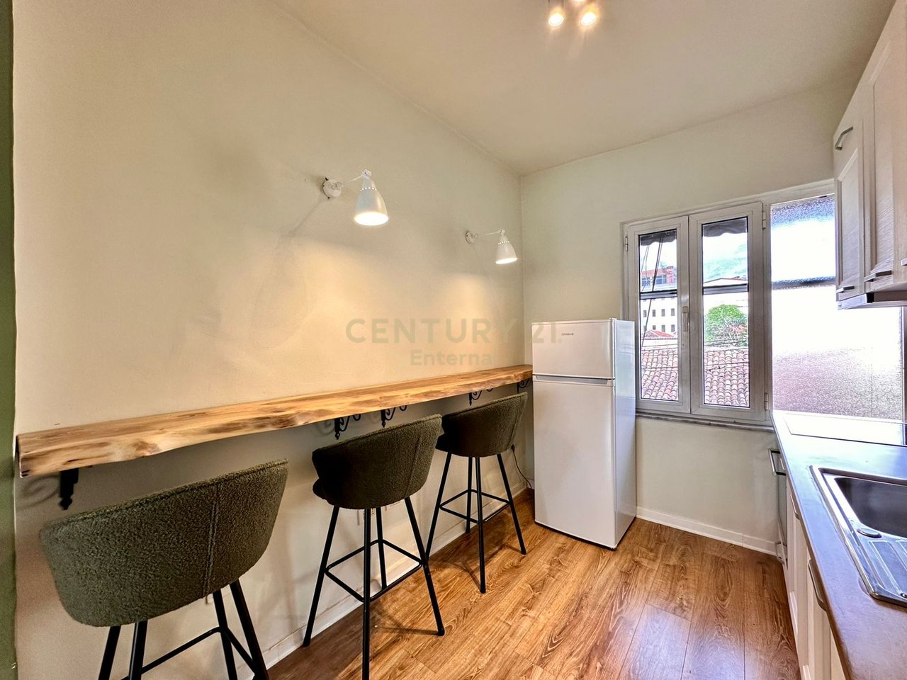 Apartament 2+1 në Shitje te Rruga e Durrësit