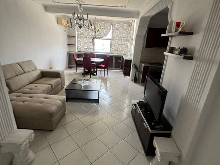 Jepet me Qera Apartament 2+1+2 në Asti
