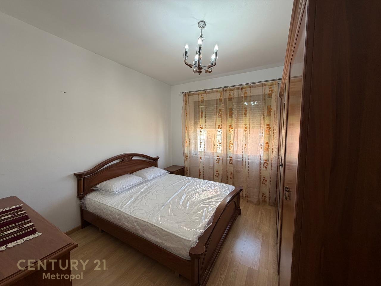 Jepet me qira apartament 2+1 tek Tower Bridge, Rruga e Dibres