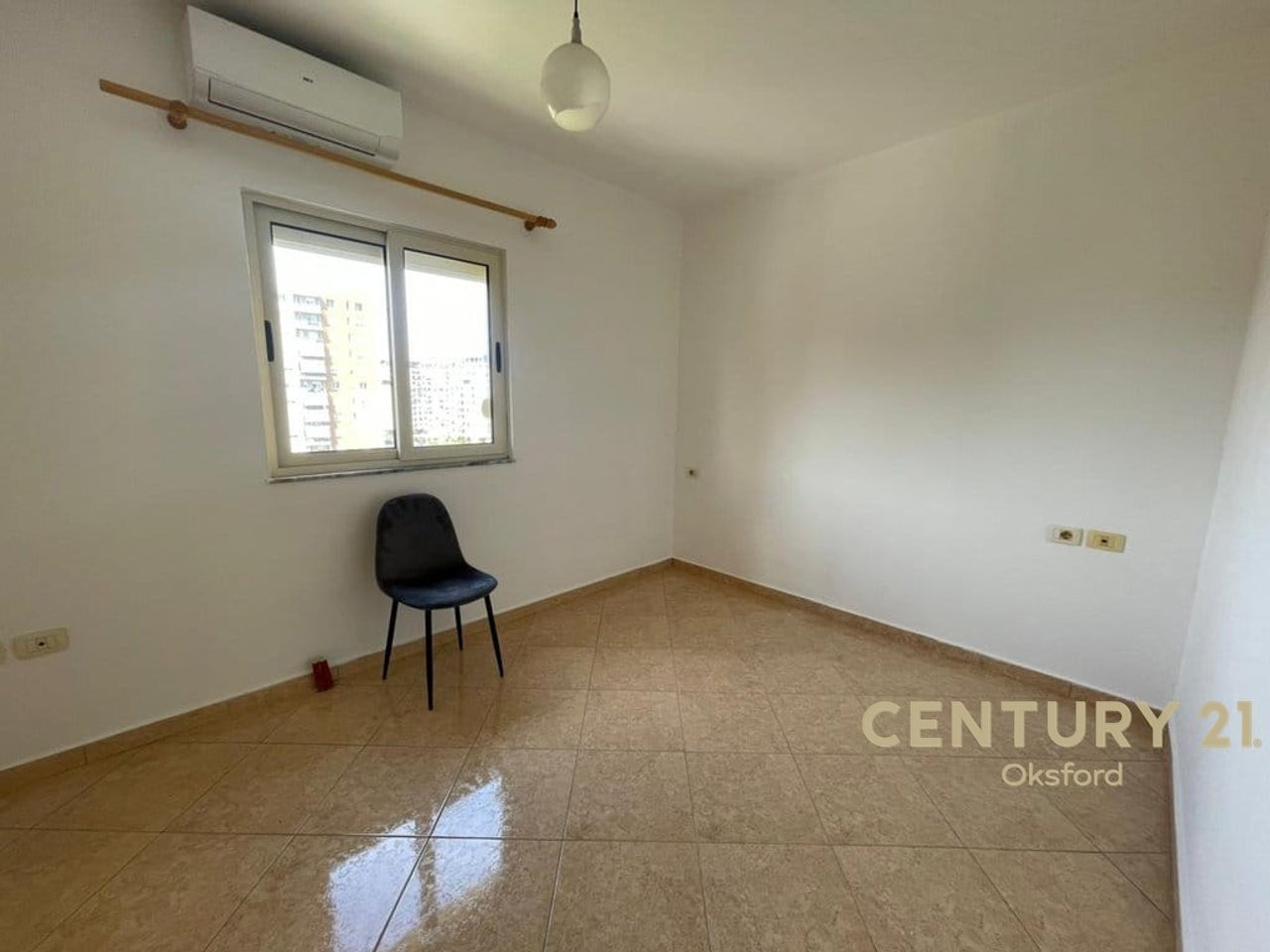 JEPET ME QIRA APARTAMENT 2+1 NË FUSHËN E AVIACIONIT