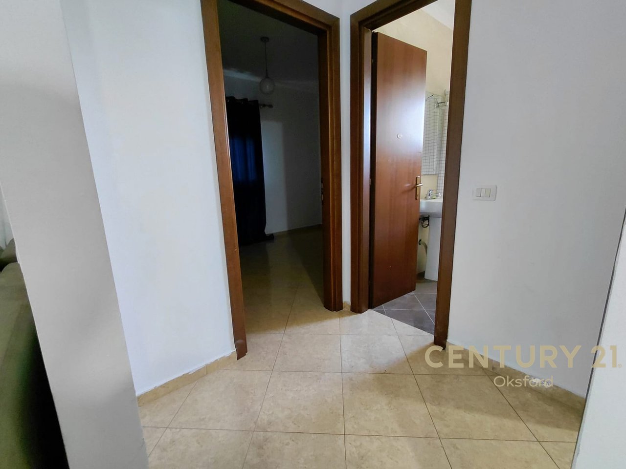 JEPET ME QIRA APARTAMENT 2+1 NË FUSHËN E AVIACIONIT