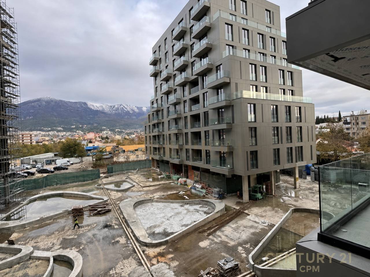 SHITET APARTAMENT 1+1 TEK GOLDEN GATE, BULEVARDI BAJRAM CURRI