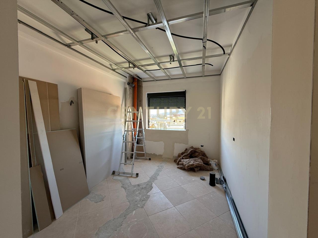 Shitet apartament 3+1+2 | 127 m² Neto