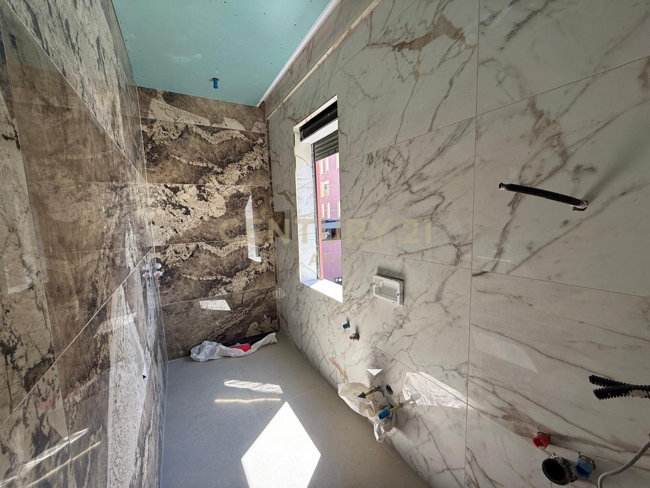 Shitet apartament 3+1+2 | 127 m² Neto