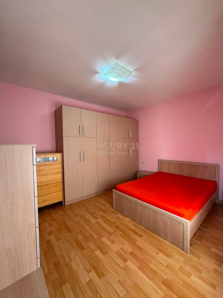 Jepet me Qira Apartament 1+1 tek ATSH, Pazari i Ri