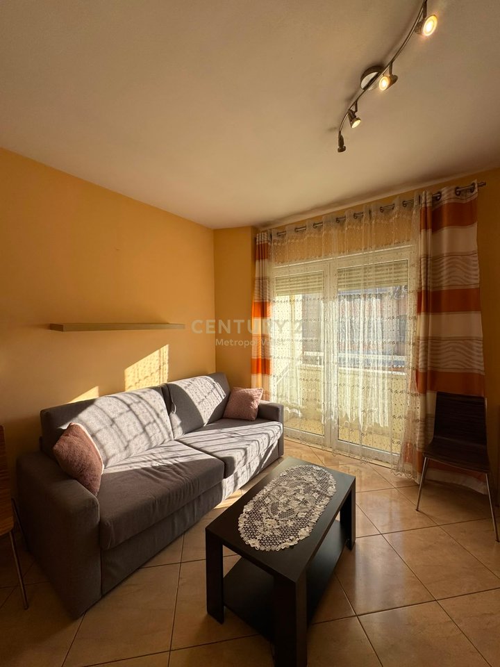 Jepet me Qira Apartament 1+1 tek ATSH, Pazari i Ri
