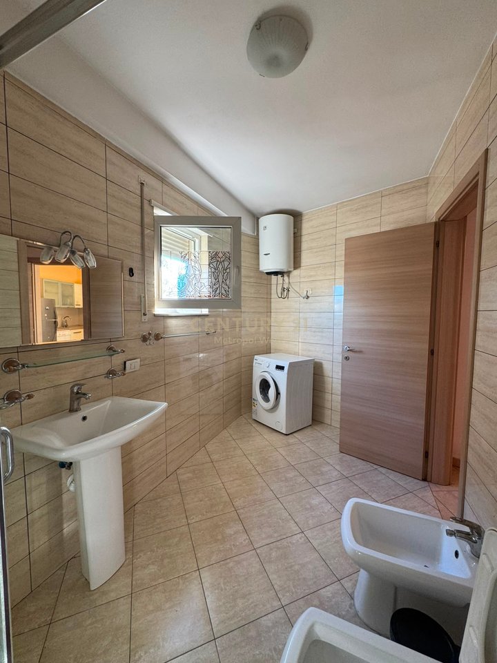 Jepet me Qira Apartament 1+1 tek ATSH, Pazari i Ri