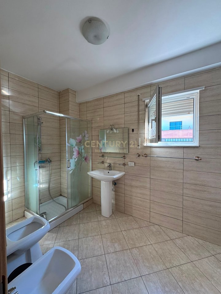 Jepet me Qira Apartament 1+1 tek ATSH, Pazari i Ri