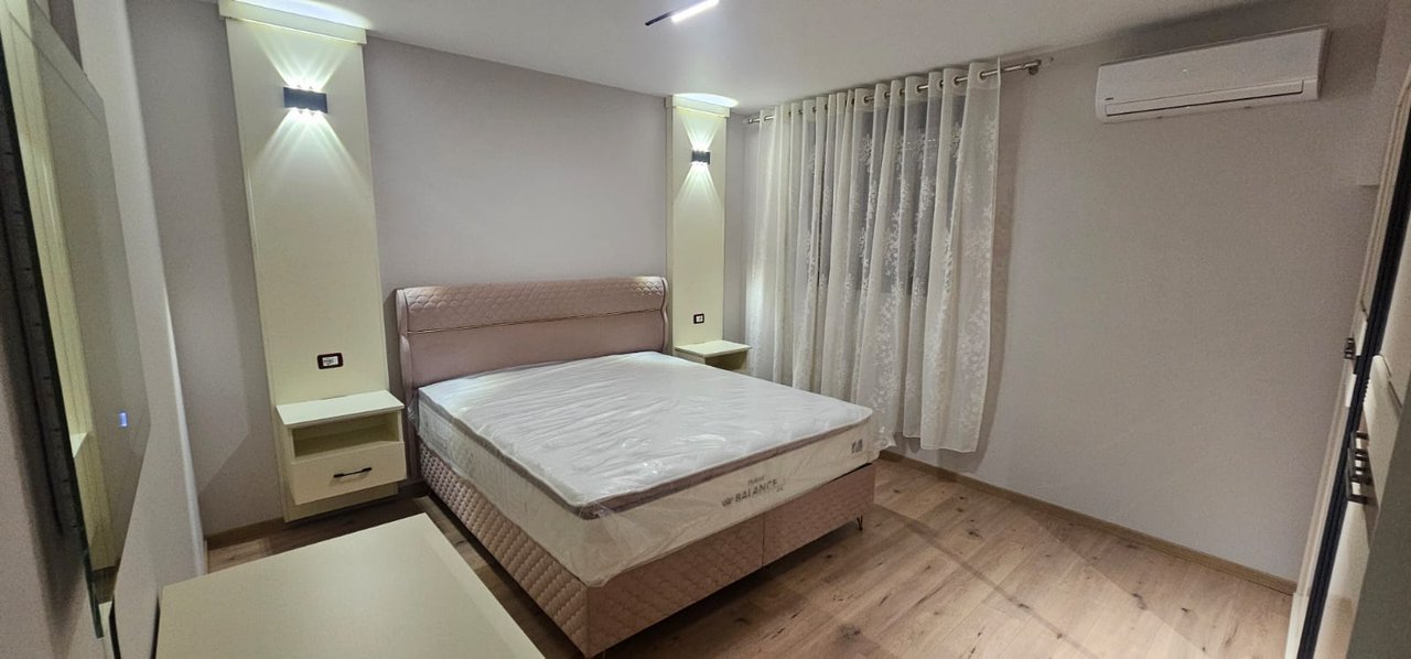 Vilë 2+1 Me Qira në Ali Demi,Rruga Idriz Dollaku  Tiranë - 80.000LEKE | 180 m²