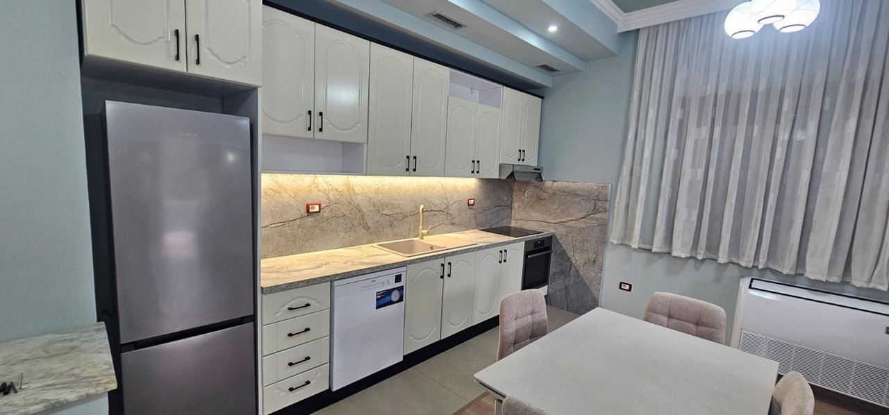 Vilë 2+1 Me Qira në Ali Demi,Rruga Idriz Dollaku  Tiranë - 80.000LEKE | 180 m²