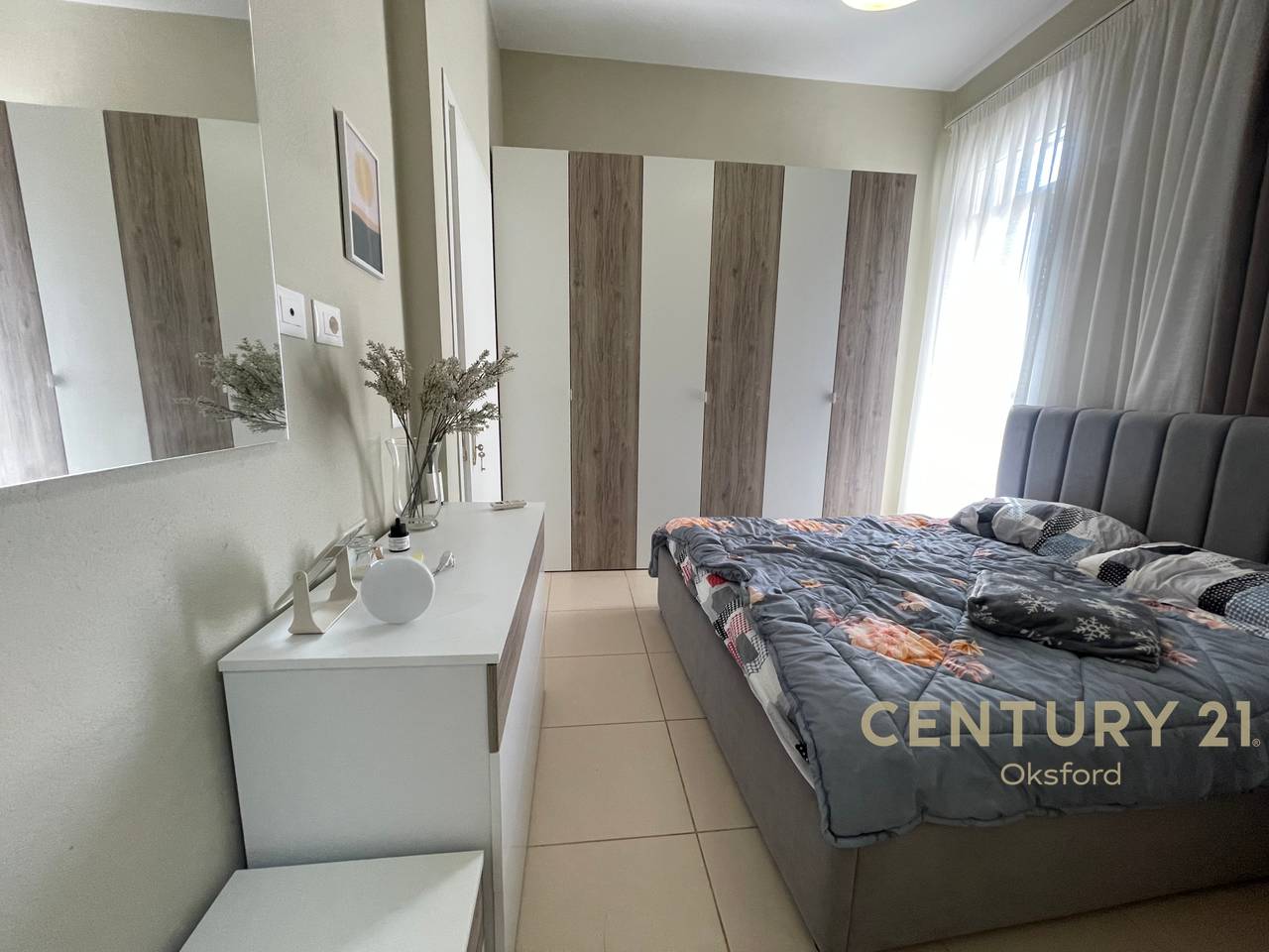 2+1+2 Apartament për Qira Afër Kopshtit Botanike | 2 Ballkone me Pamje mahnitëse nga Liqeni