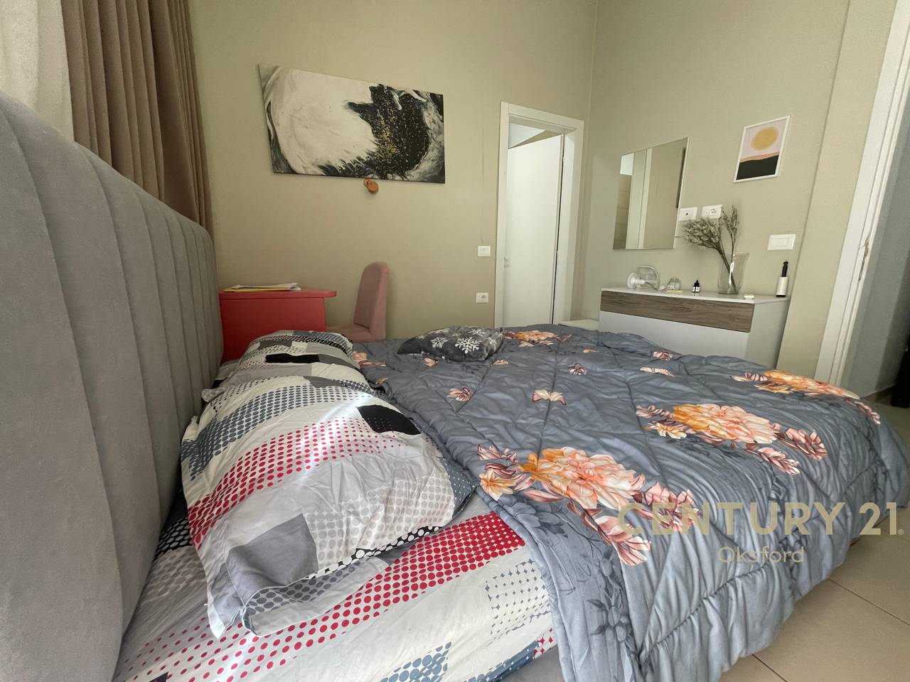 2+1+2 Apartament për Qira Afër Kopshtit Botanike | 2 Ballkone me Pamje mahnitëse nga Liqeni