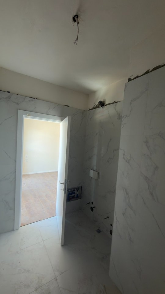 Apartament 2+1+2 për Shitje – Ali Demi, Rruga Ali Visha