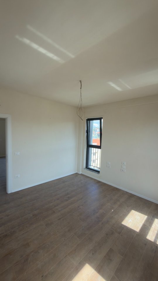 Apartament 2+1+2 për Shitje – Ali Demi, Rruga Ali Visha