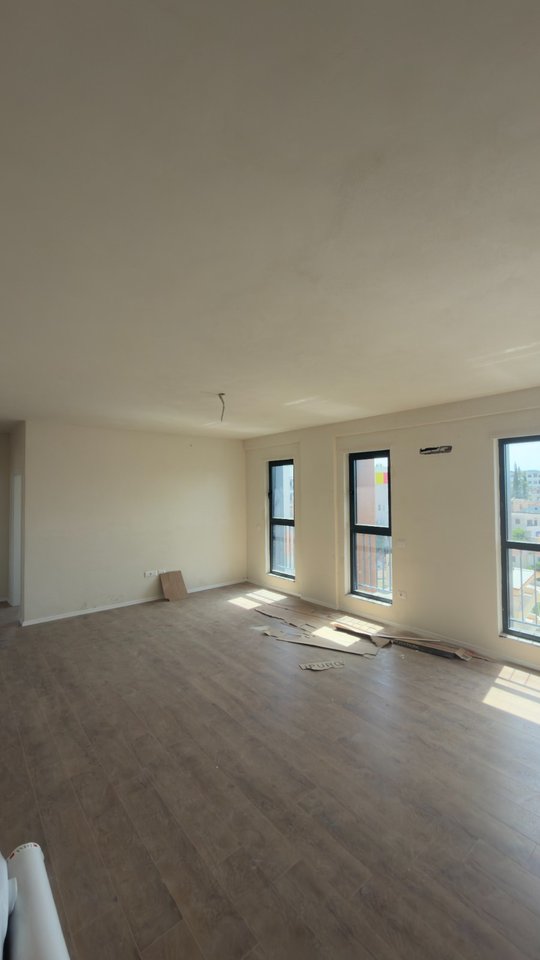 Apartament 2+1+2 për Shitje – Ali Demi, Rruga Ali Visha
