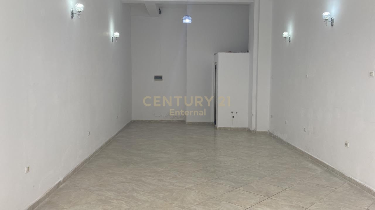 Commercial Space for Rent in Astir