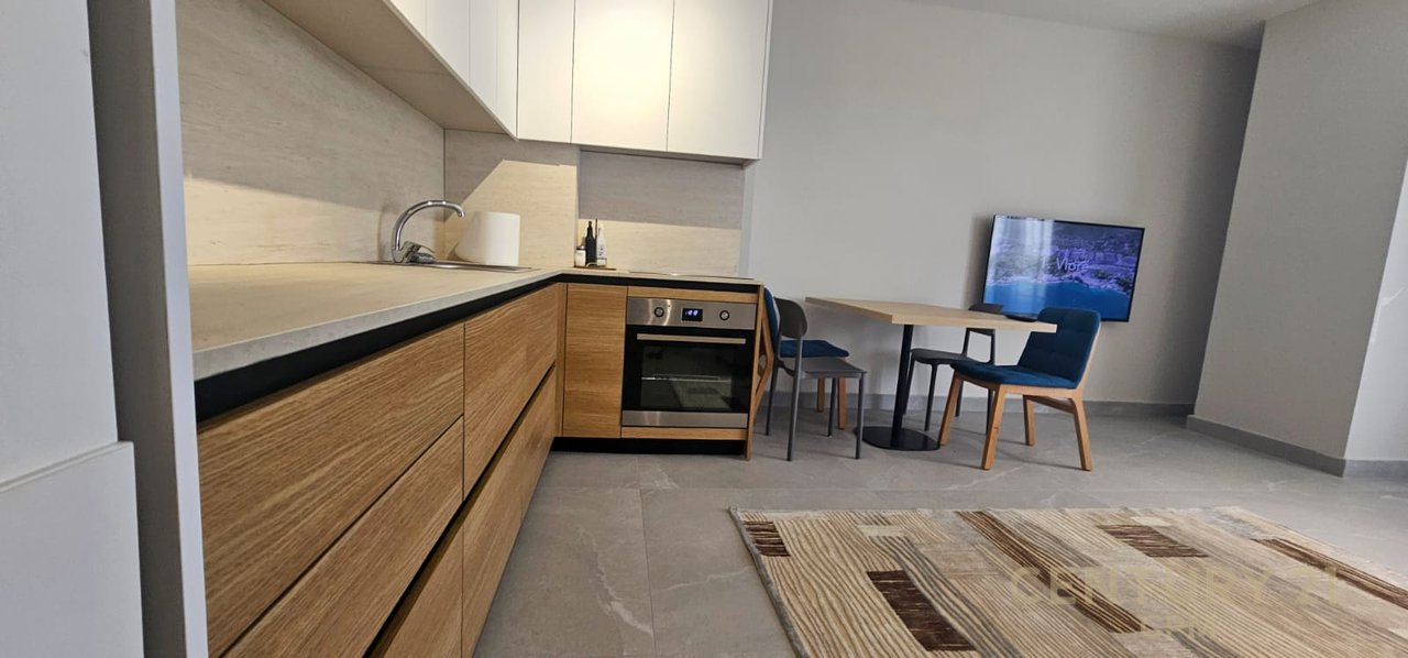 NË SHITJE APARTAMENT 1+1, VIJA E PARE, QERRET