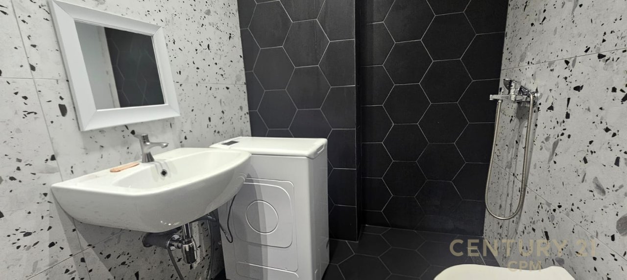 NË SHITJE APARTAMENT 1+1, VIJA E PARE, QERRET