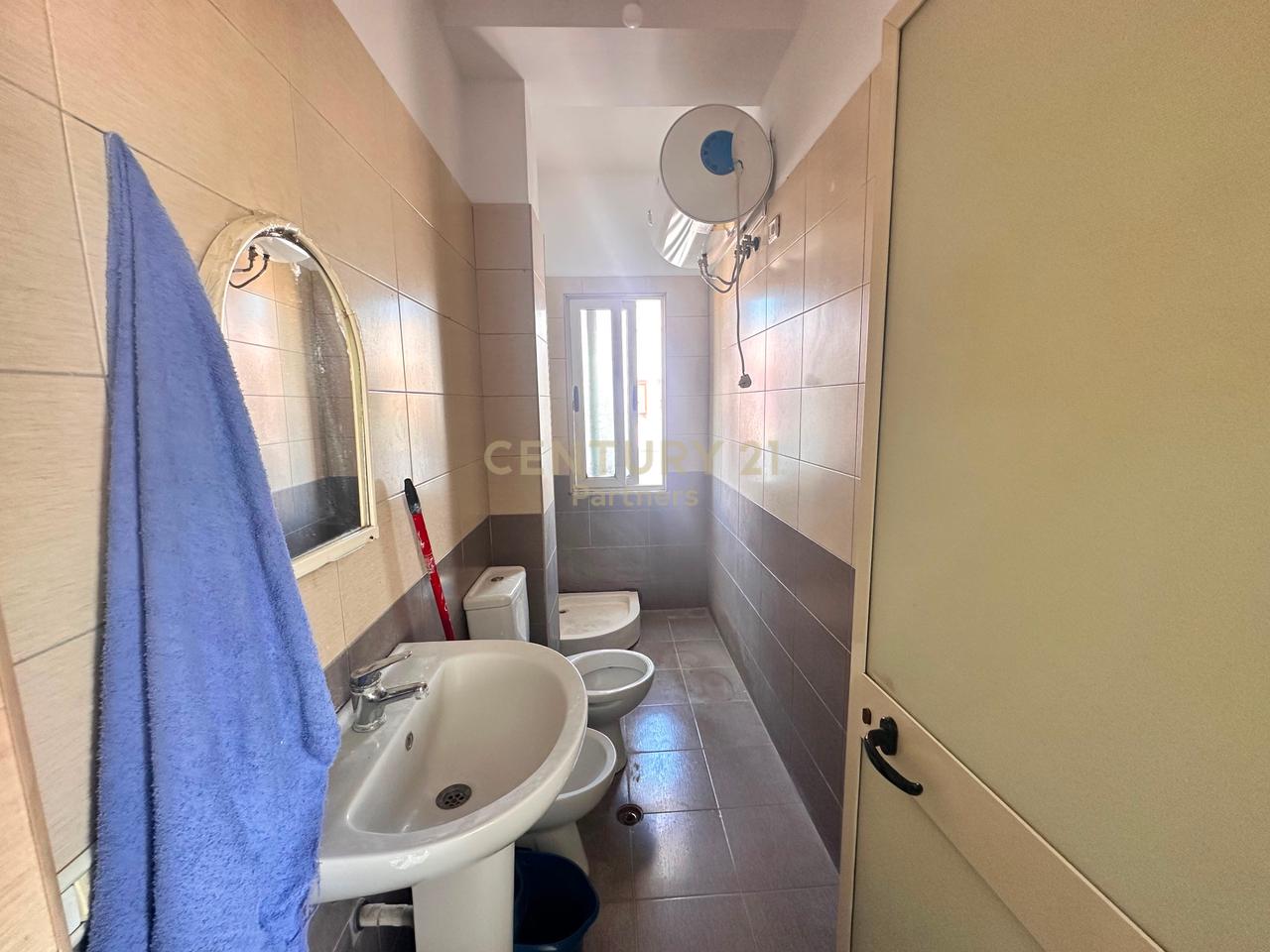 SHESIM APARTAMRNT 2+1 NE KOMBINAT TE RRUGA E QELQIT !!