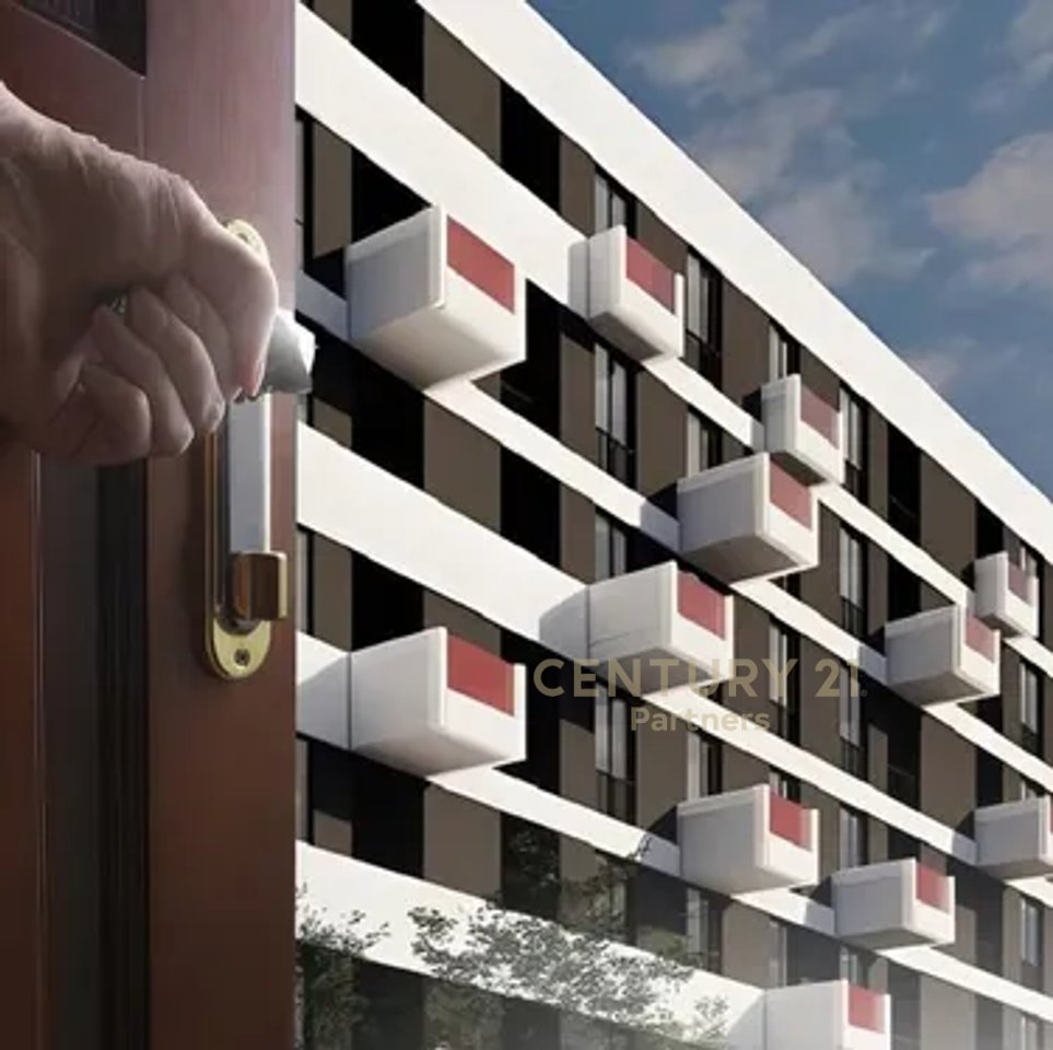 🏡 SHITET APARTAMENT 1+1 NË KAMËZ – NDËRTIM I RI, RRUGË KRYESORE