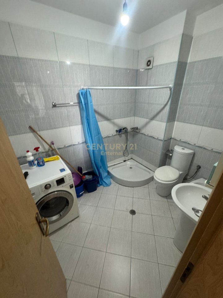 Jepet me Qera Apartament 2+1+2 në Asti