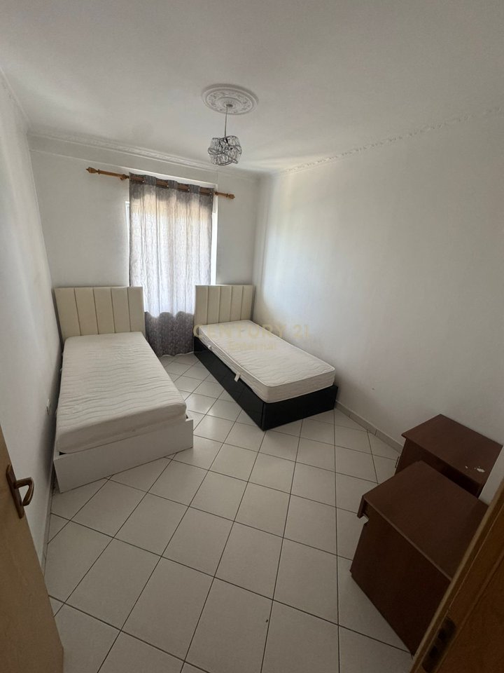 Jepet me Qera Apartament 2+1+2 në Asti