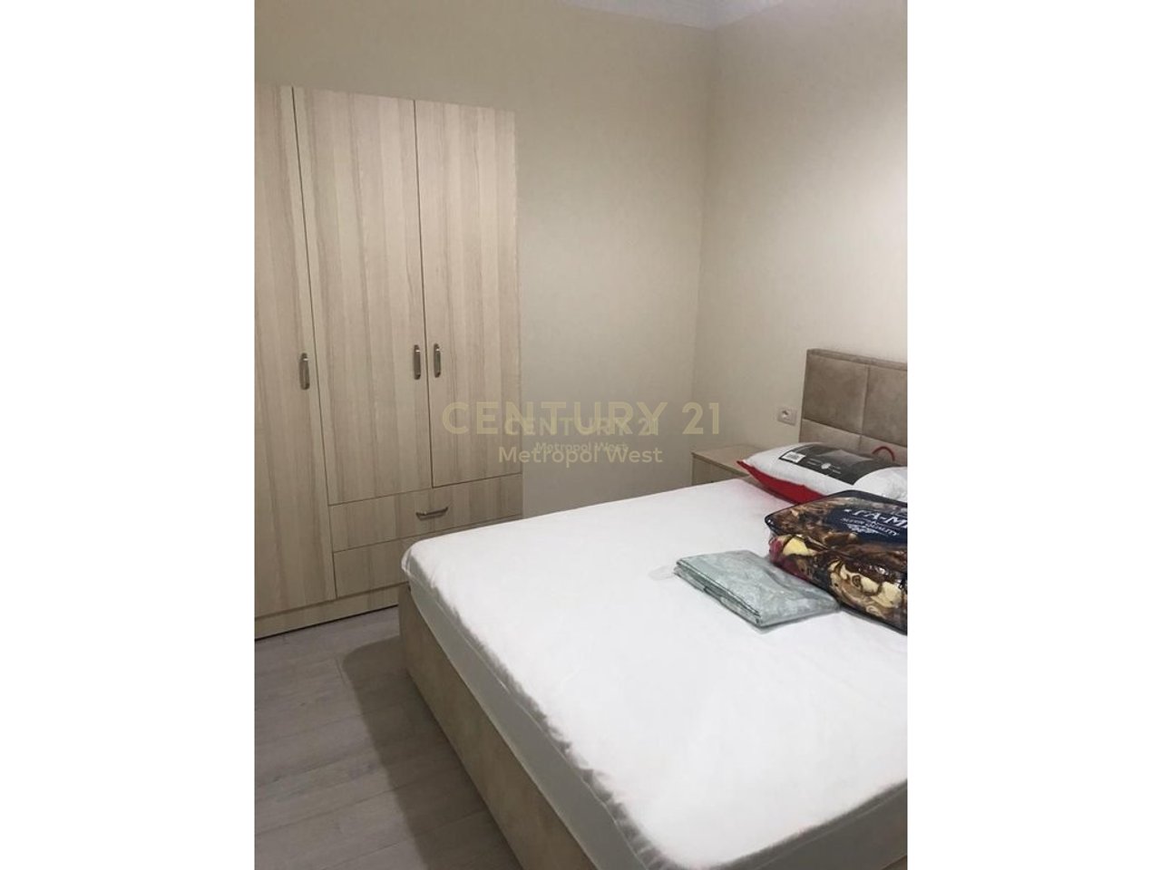 For rent 1+1 apartment and 1 parking space above the Grand complex at the Electric Market