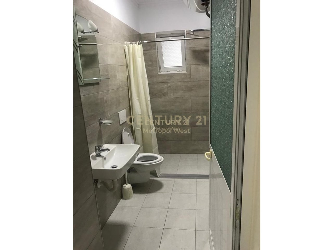 For rent 1+1 apartment and 1 parking space above the Grand complex at the Electric Market