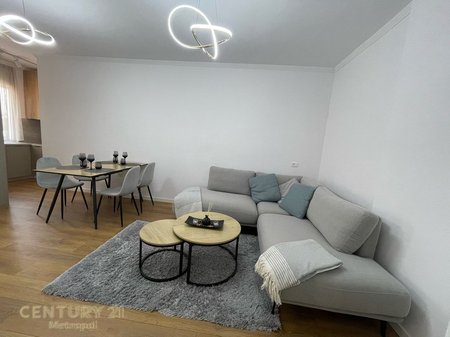 JEPET ME QIRA APARTAMENT 2+1+2, RR. E DIBRES ( MEDRESEJA)!