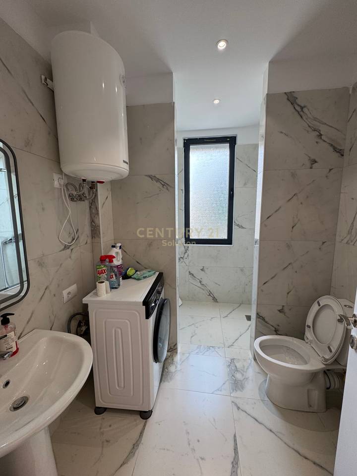 AFFITTASI APPARTAMENTO 2+1+2+PARCHEGGIO VICINO AL LAGO SECCO