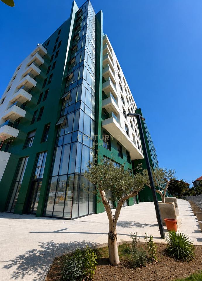 WE ARE SELLING A 1+1 APARTMENT NEAR THE FORMER AVIATION FIELD!