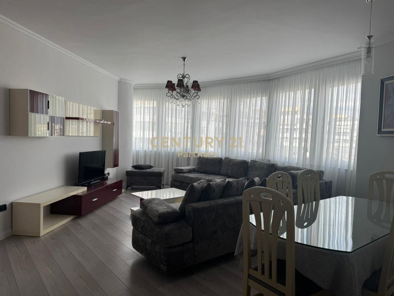 AFFITTIAMO APPARTAMENTO 3+1 A DELIJORGJ