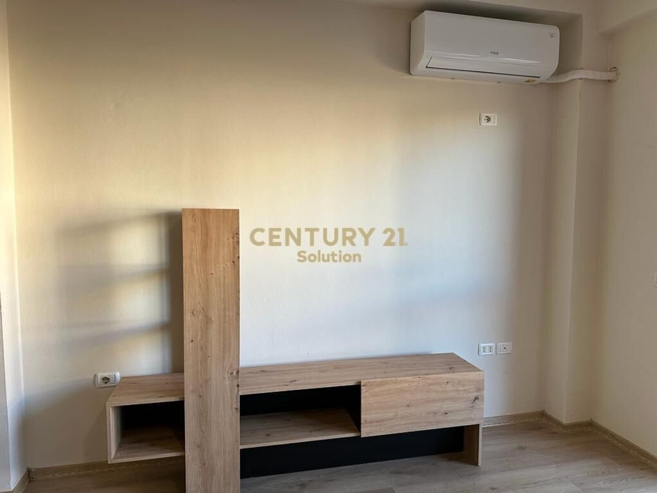 FOR RENT APARTMENT 2+1+2 TOILETS NEAR THE BOTANICAL GARDEN!