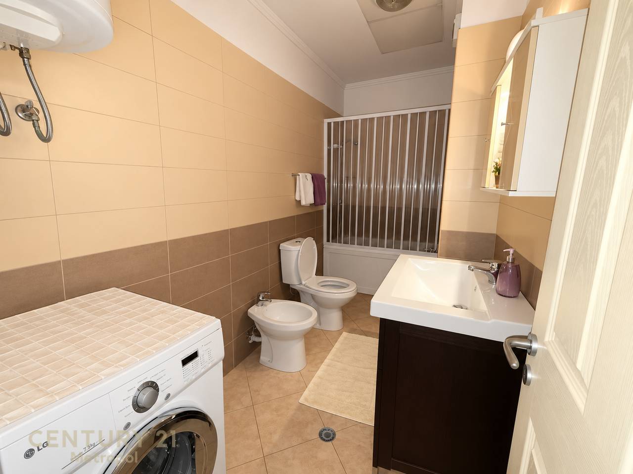 Apartament 2+1+2 në Shkozë, Tiranë - Në Shitje | 107 m²