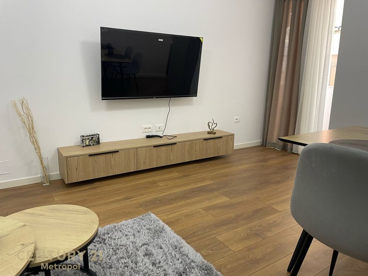 JEPET ME QIRA APARTAMENT 2+1+2, RR. E DIBRES ( MEDRESEJA)!