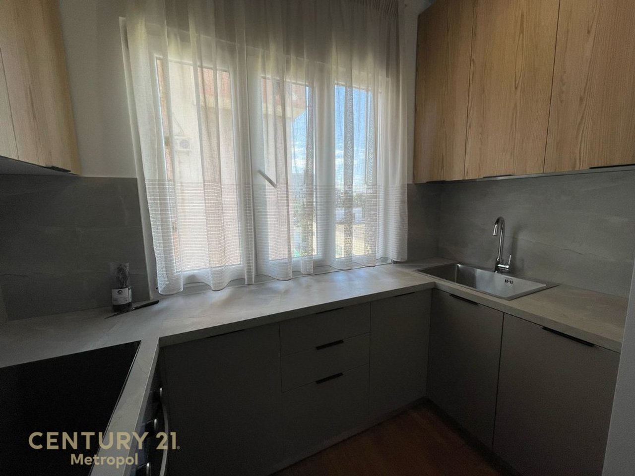 JEPET ME QIRA APARTAMENT 2+1+2, RR. E DIBRES ( MEDRESEJA)!