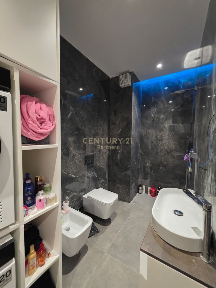 🏡 *SHITET APARTAMENT 2+1+2&amp; POST PARKIMI – ISH FUSHA E AVIACIONIT, TIRANË