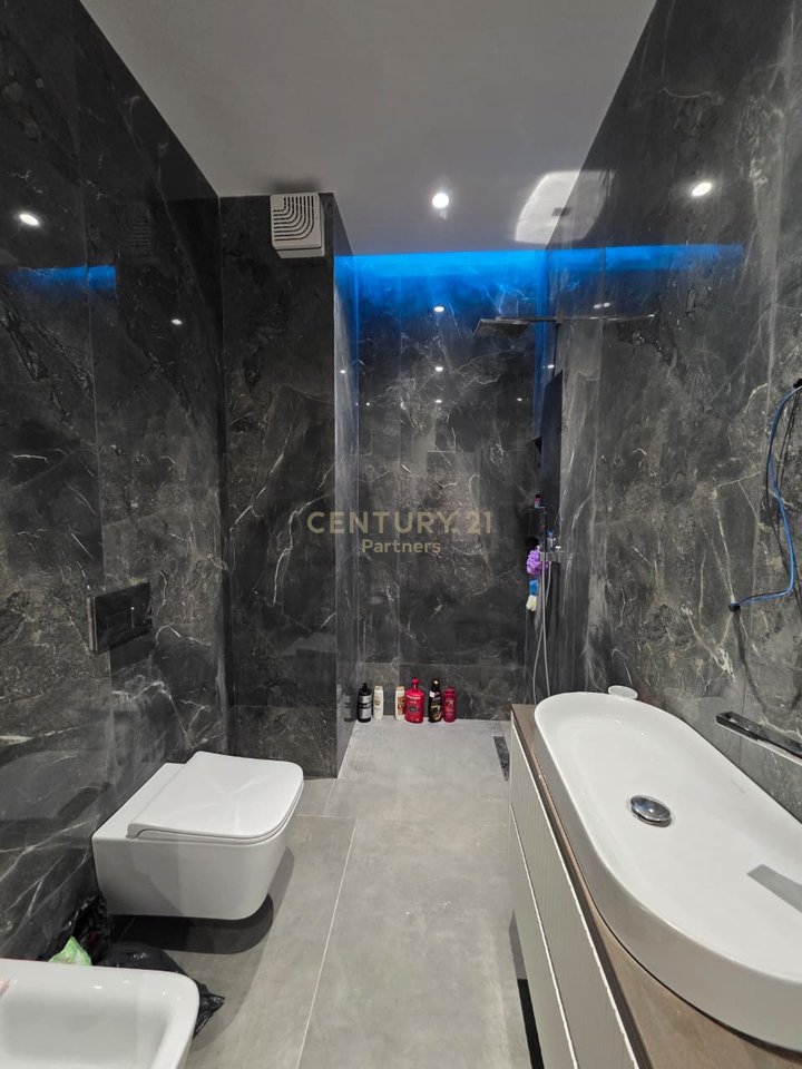 🏡 *SHITET APARTAMENT 2+1+2&amp; POST PARKIMI – ISH FUSHA E AVIACIONIT, TIRANË