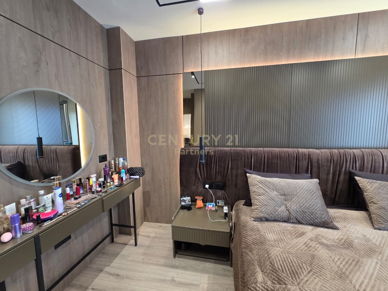 🏡 *SHITET APARTAMENT 2+1+2&amp; POST PARKIMI – ISH FUSHA E AVIACIONIT, TIRANË