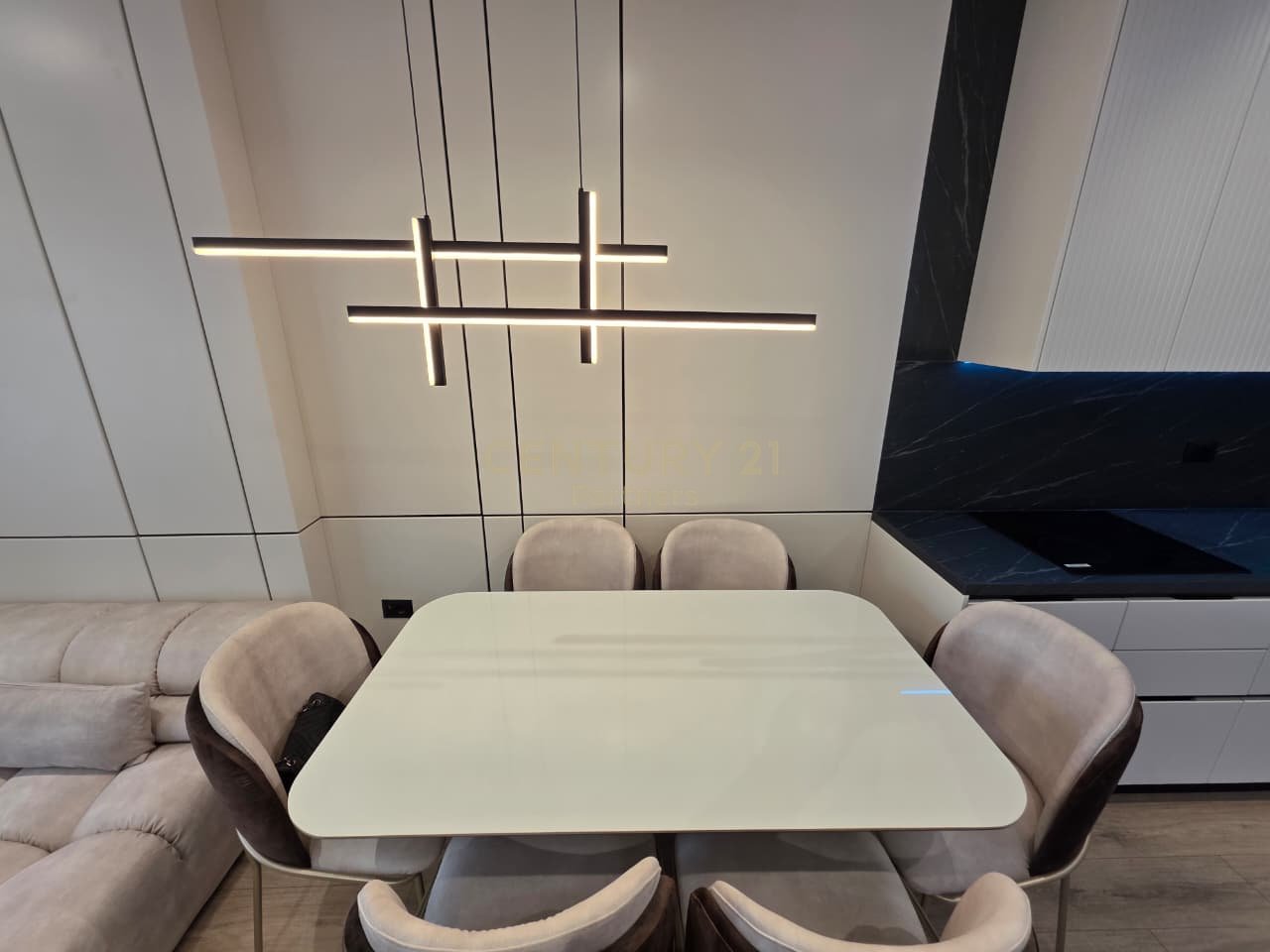 🏡 *SHITET APARTAMENT 2+1+2&amp; POST PARKIMI – ISH FUSHA E AVIACIONIT, TIRANË