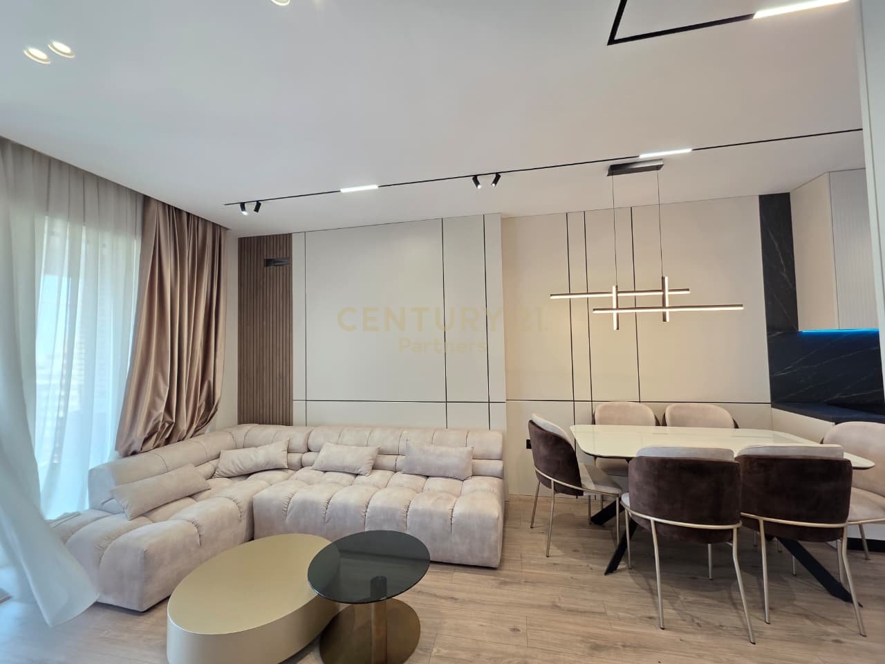 🏡 *SHITET APARTAMENT 2+1+2&amp; POST PARKIMI – ISH FUSHA E AVIACIONIT, TIRANË