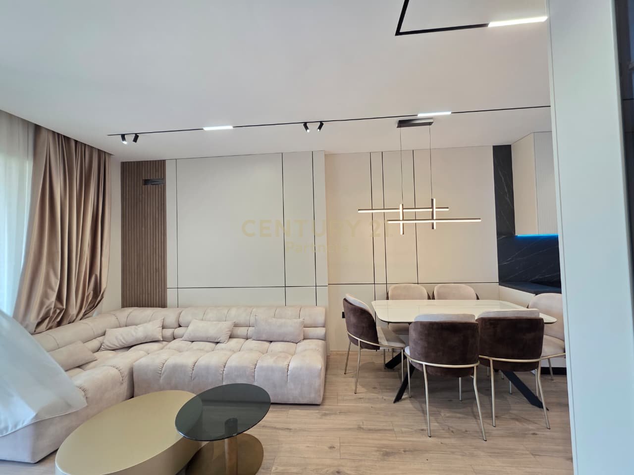 🏡 *SHITET APARTAMENT 2+1+2&amp; POST PARKIMI – ISH FUSHA E AVIACIONIT, TIRANË