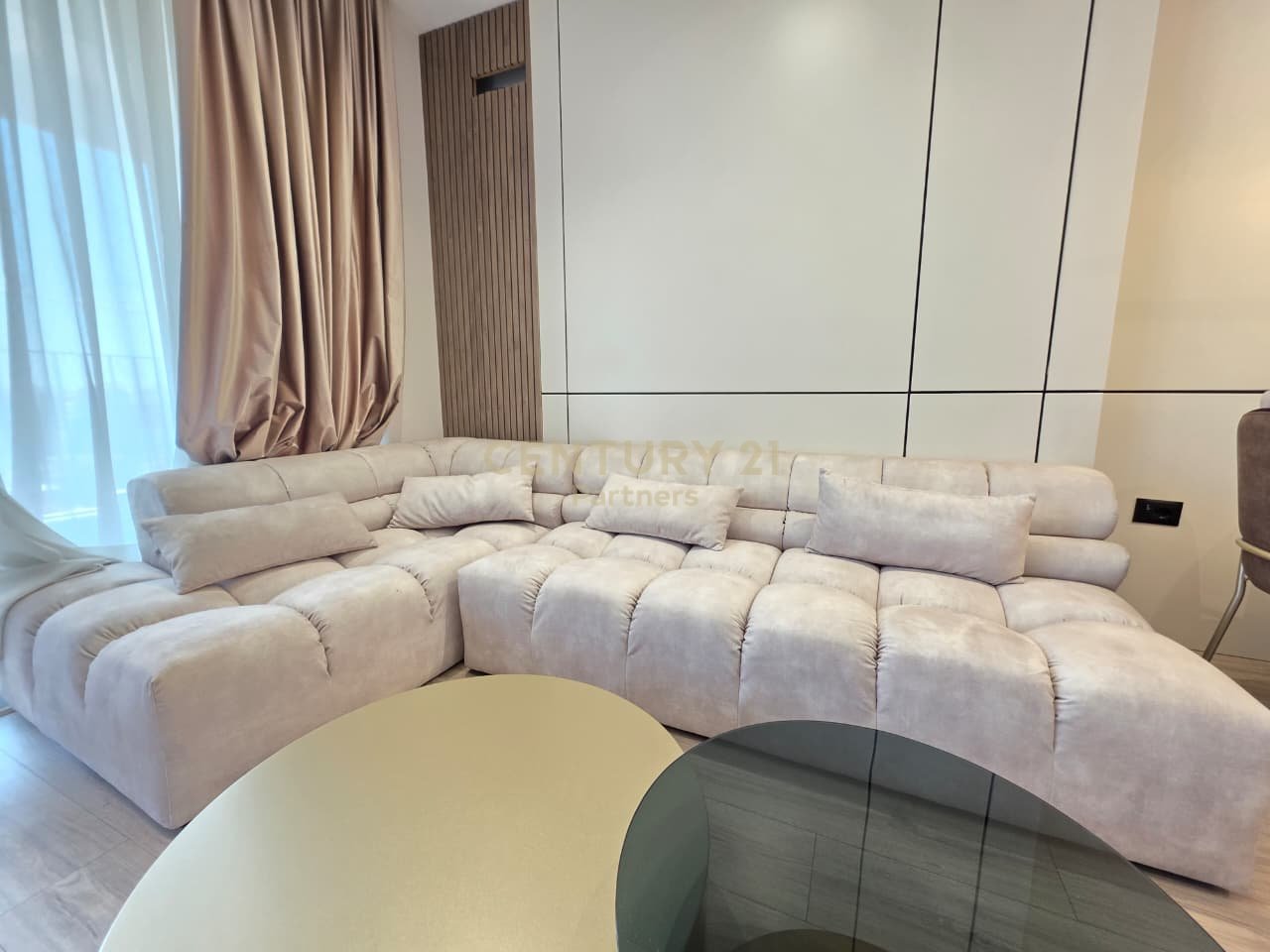 🏡 *SHITET APARTAMENT 2+1+2&amp; POST PARKIMI – ISH FUSHA E AVIACIONIT, TIRANË